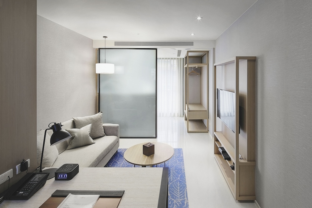 Jolley Hotel 33/71