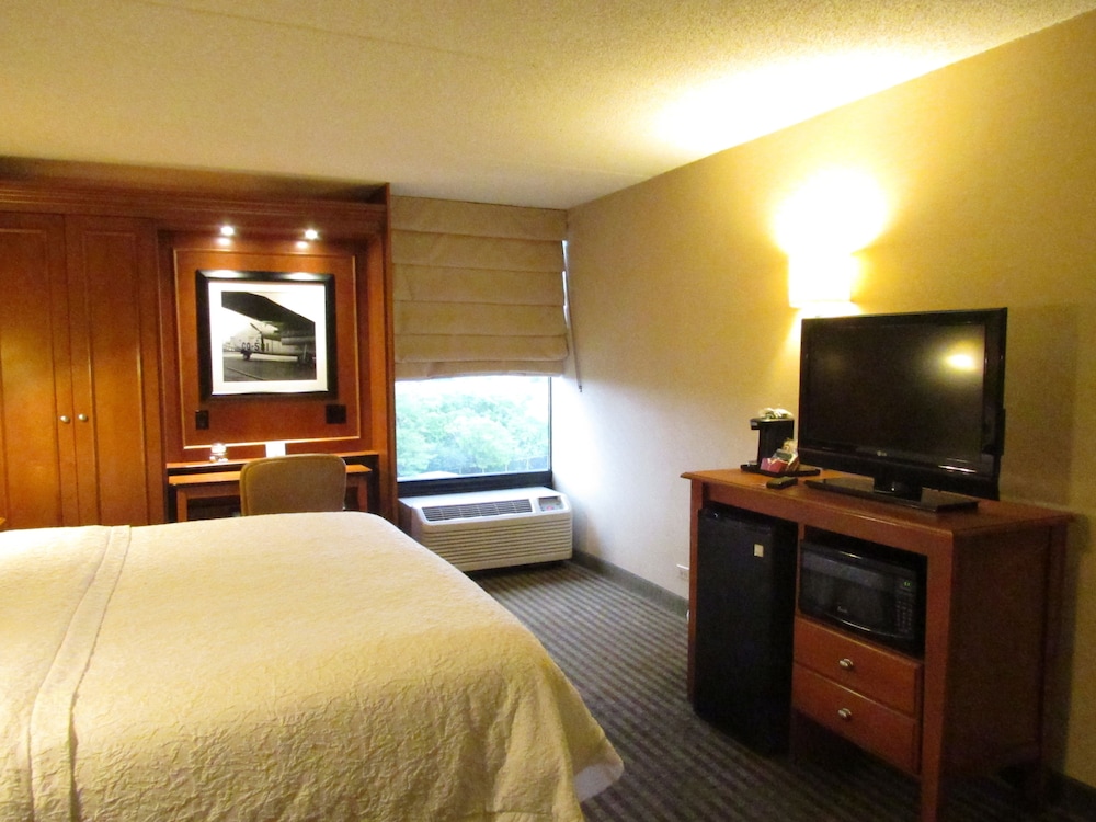 Hampton Inn Chicago-O'Hare International Airport 23/79