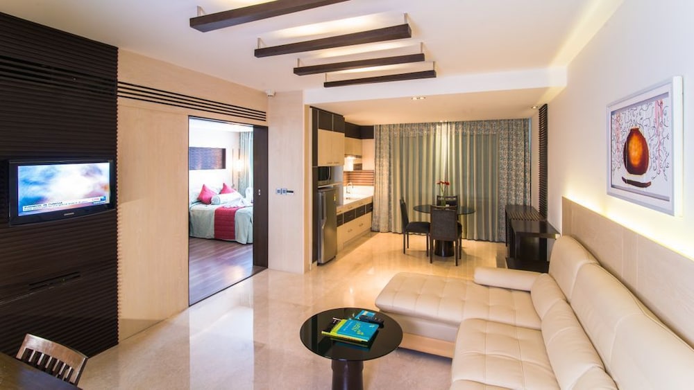 Halcyon Hotel Residences 33/55