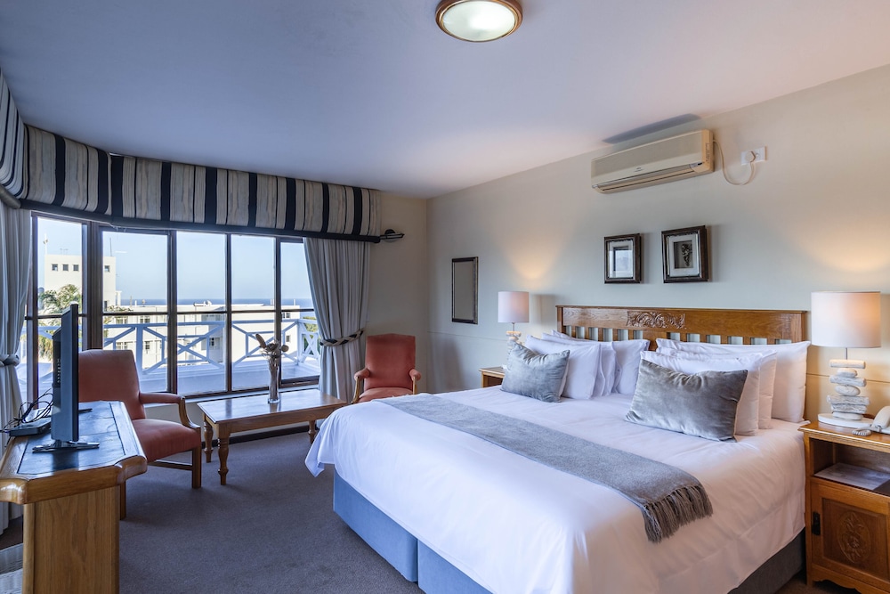 BAYVIEW HOTEL 14/75