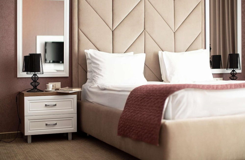 Flowers Hotel 17/70