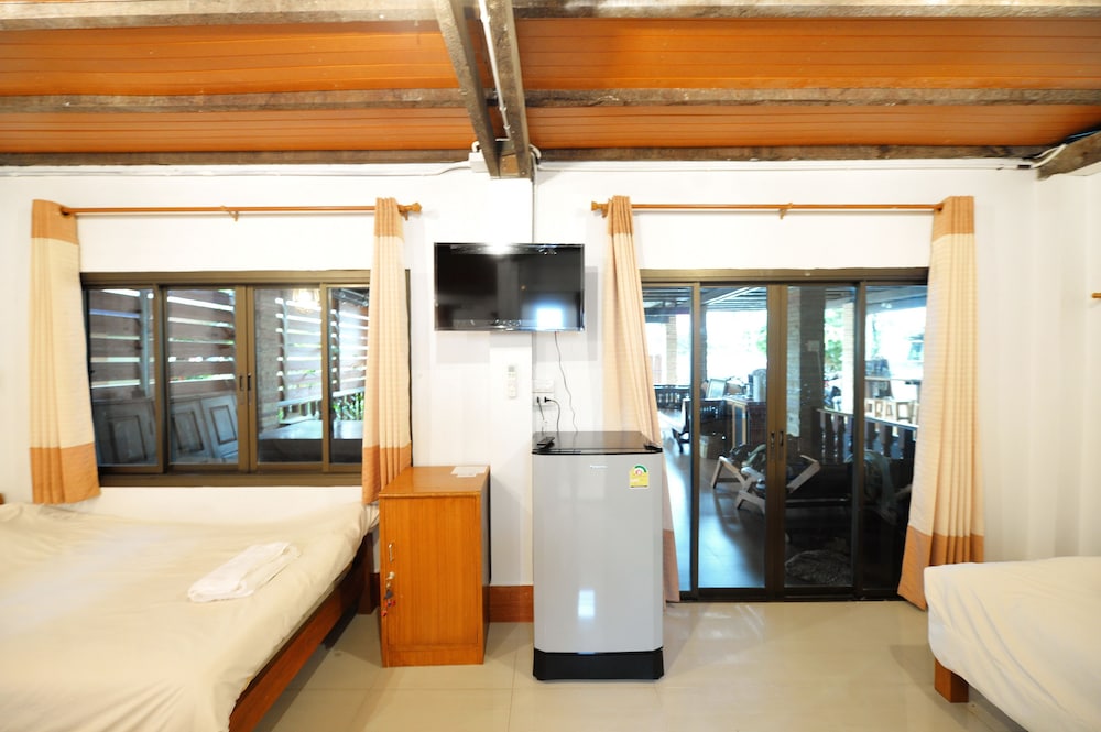 Huan Kawin Hostel Photography Gallery 50/50