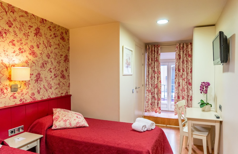 Matheu Hostal 12/52