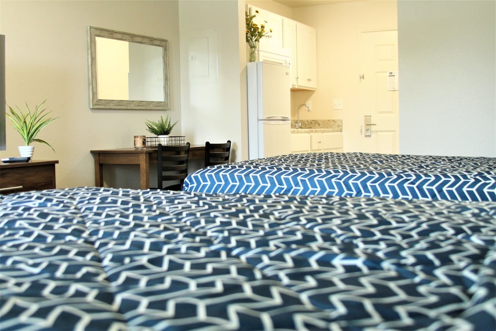 Stay Plus Extended Stay Suites 14/33