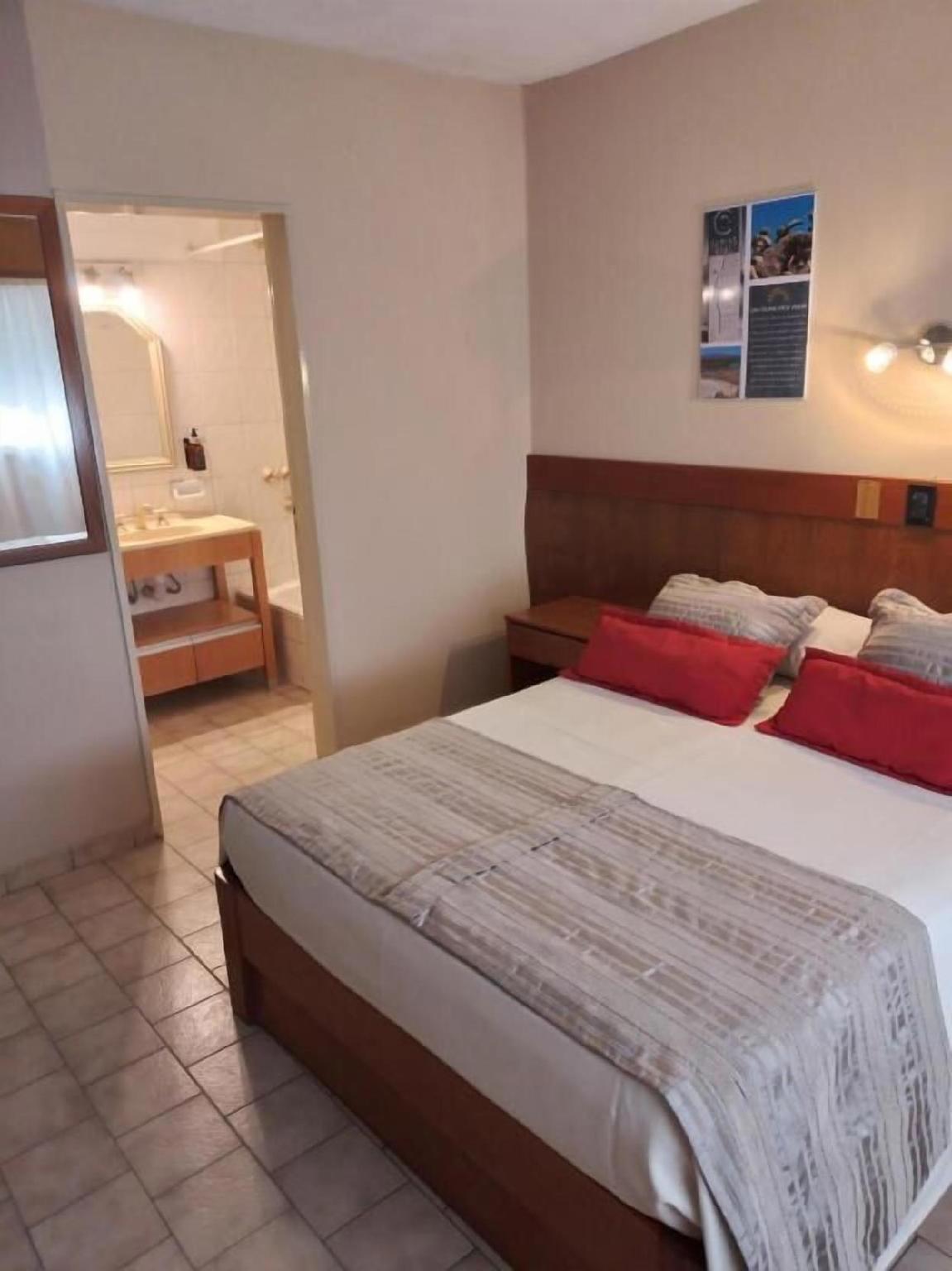 Hotel Camino Real 3/26
