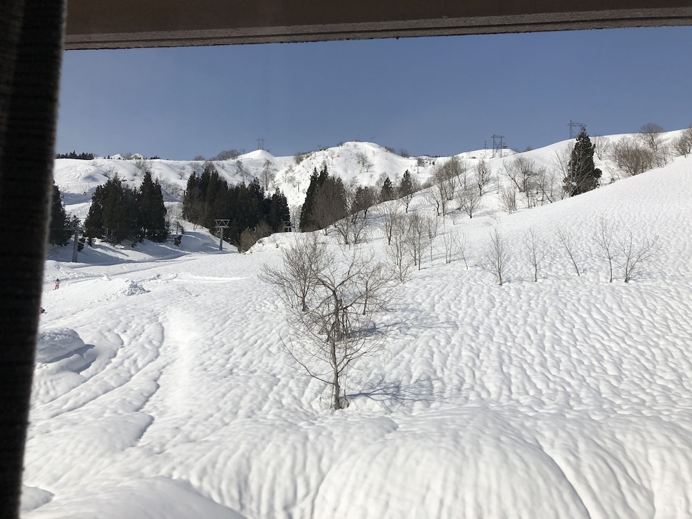 Muica Onsen Hotel 33/39