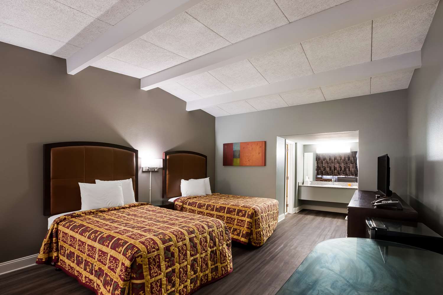 ROOM, 2 DOUBLE BEDS