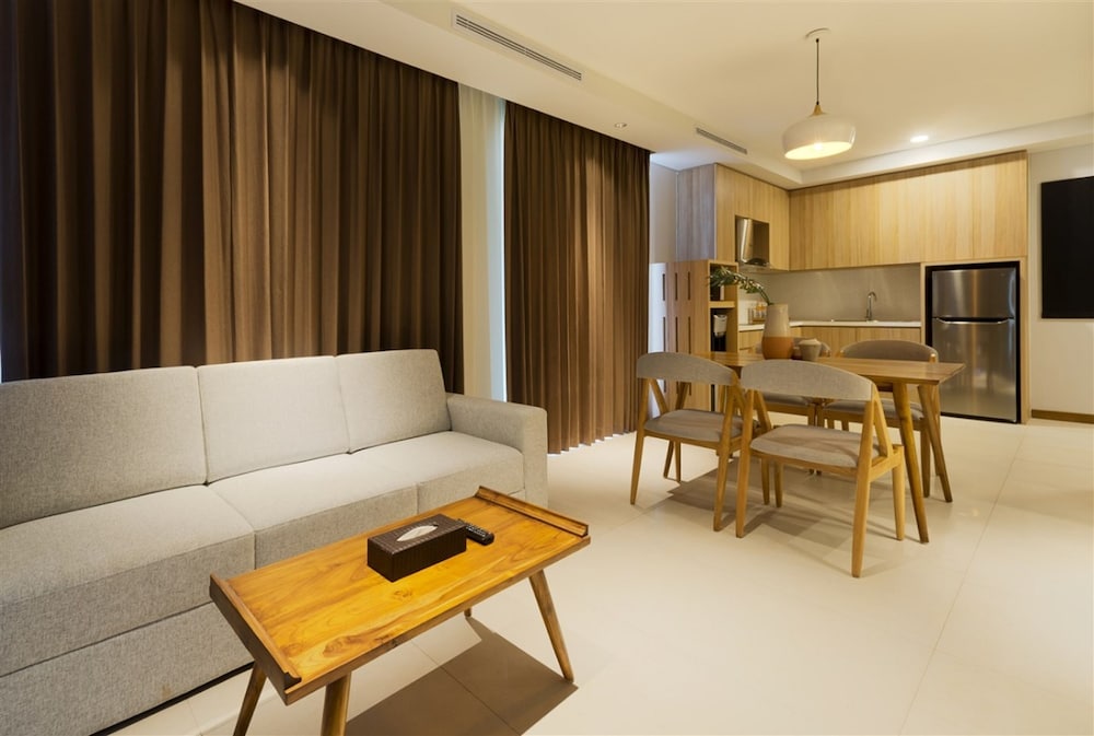 Aviary Bintaro 33/49