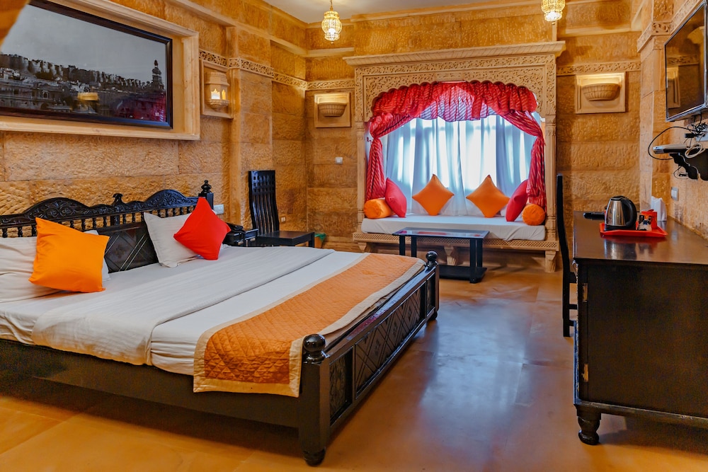 Vista Rooms at Patwa Haveli Road 12/63