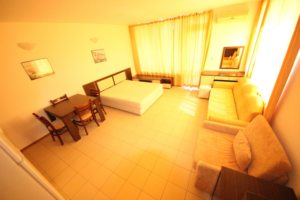 Esperanto Hotel 30/35