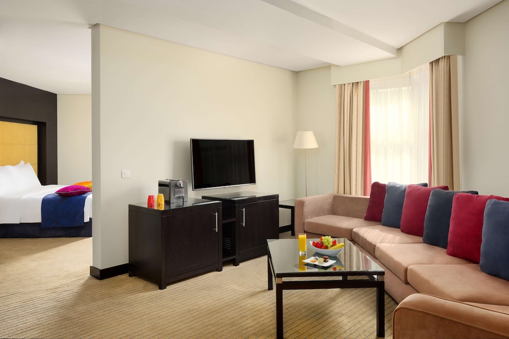 بارك إن باي راديسون الخبر(Park Inn By Radisson Al Khobar Hotel) 66/74