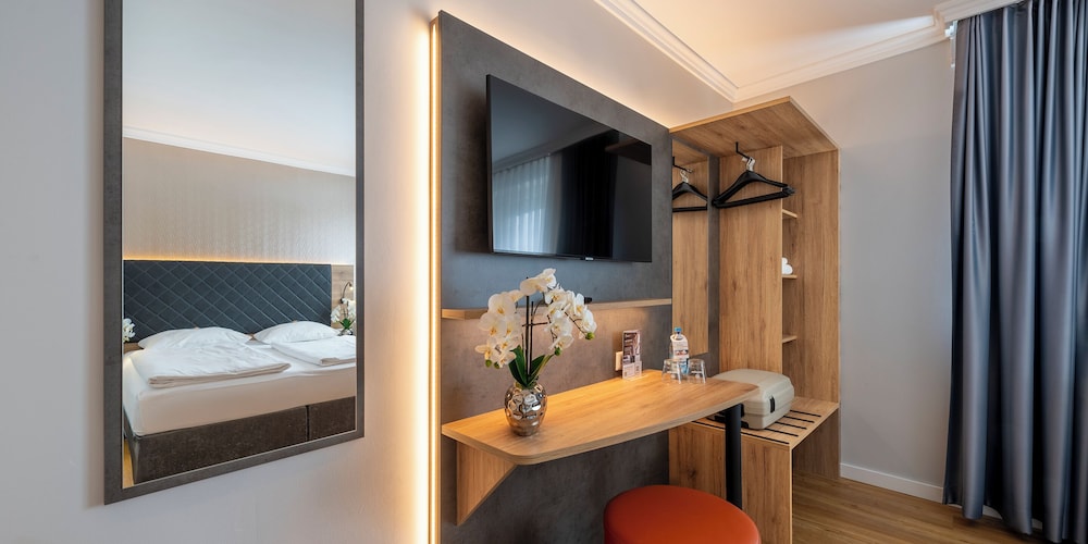 PLAZA INN Rieker Stuttgart Hauptbahnhof 65/65
