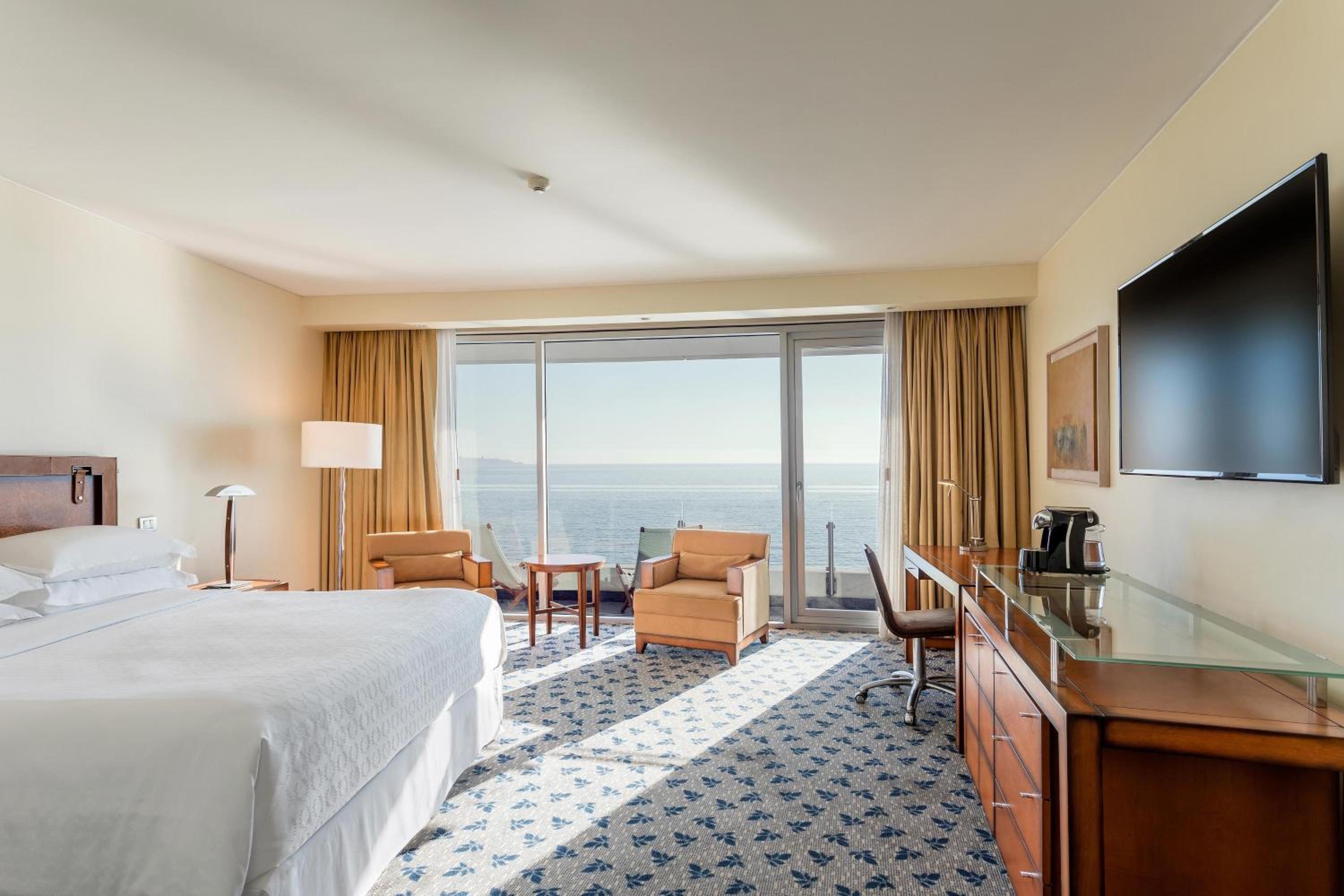 Guest Room, Deluxe, Queen Bed, Ocean View