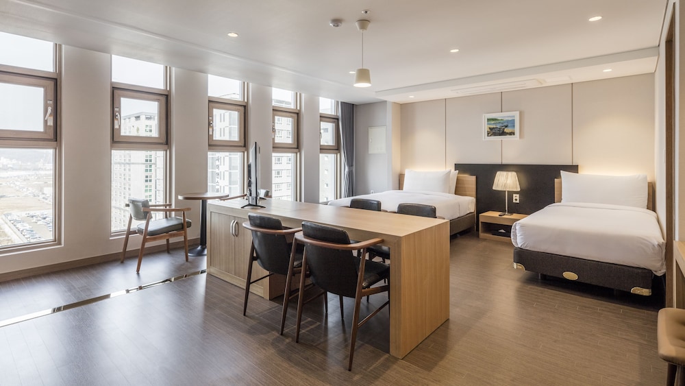 The First Stay Hotel 35/42