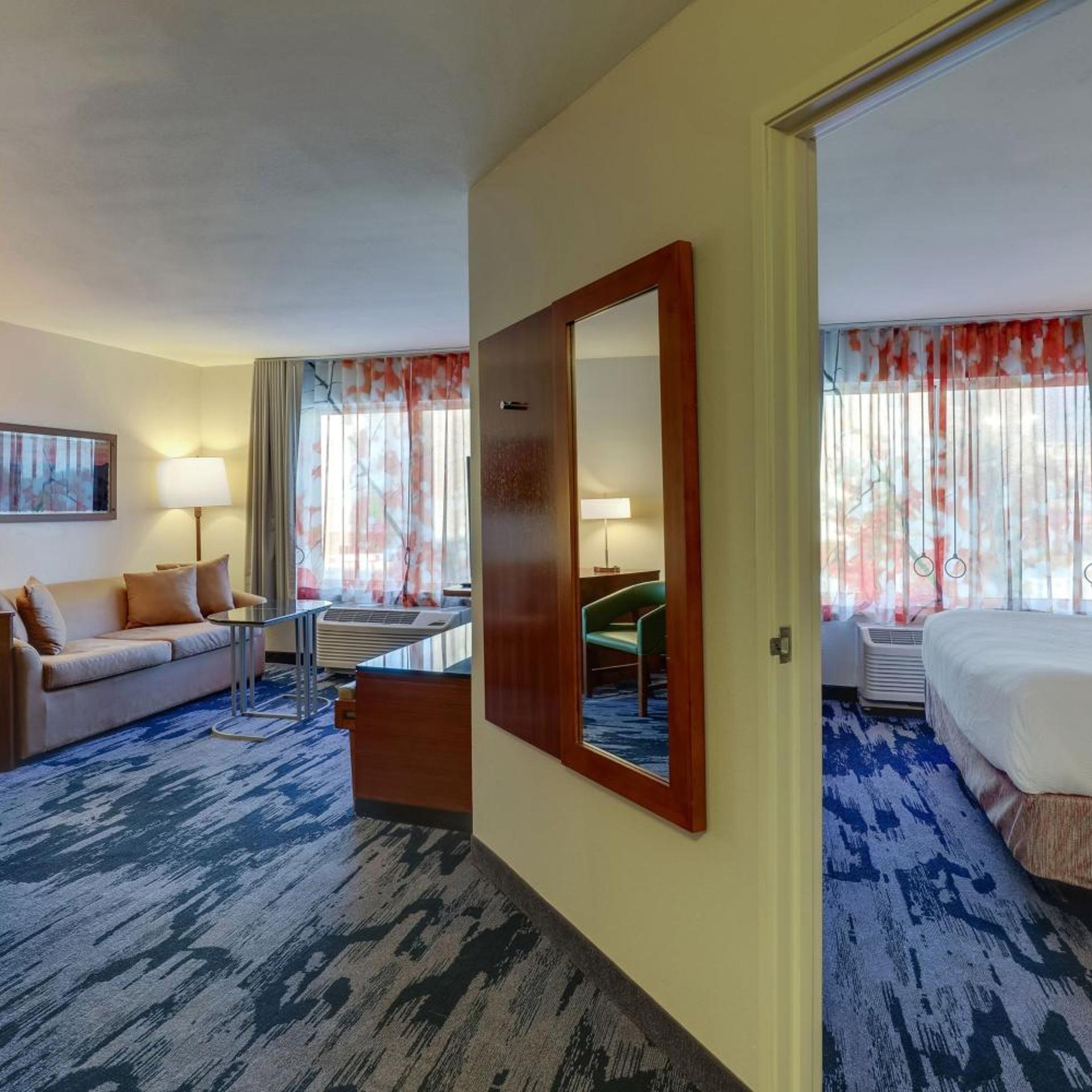 جناح بغرفة نوم واحدة مع أريكة، Fairfield Inn Suites Fort Worth I 30 West Near Nas Jrb 4/9