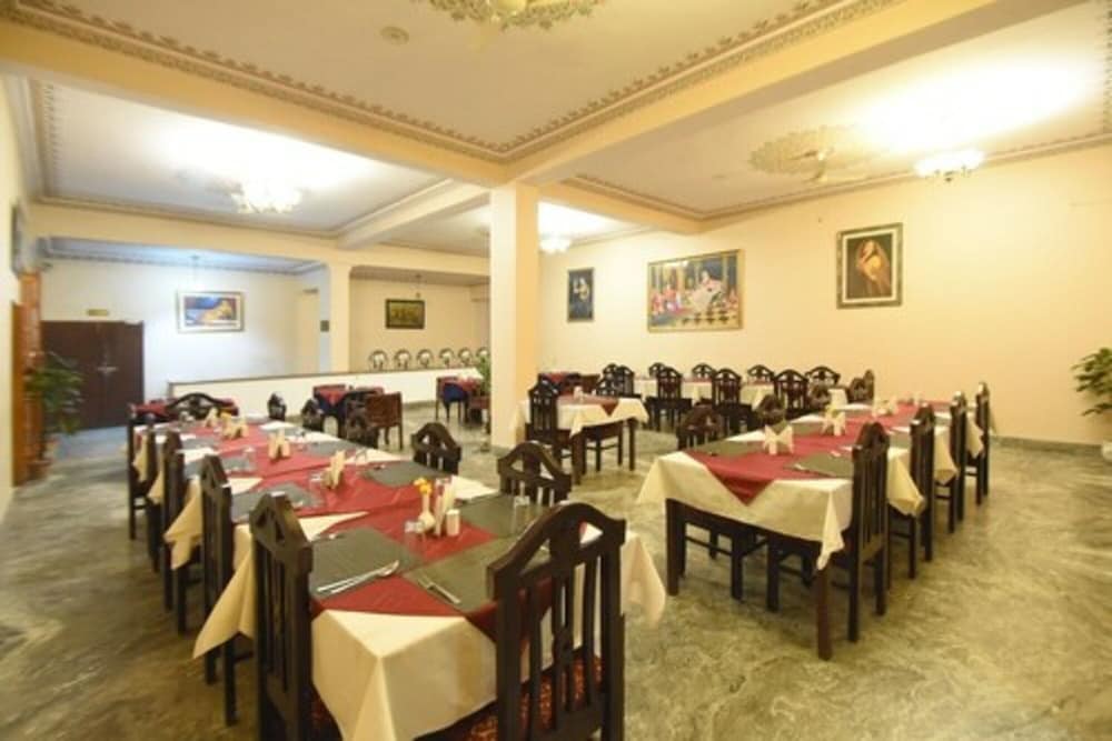 Hotel Satyam Palace 46/56