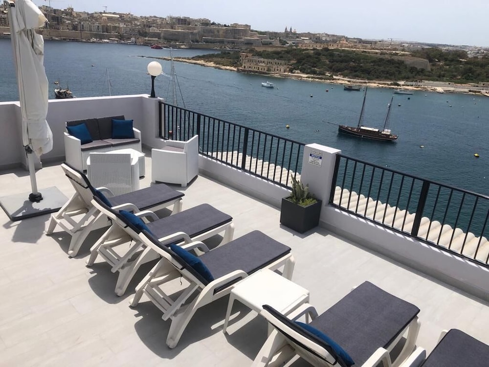 SLIEMA MARINA HOTEL 40/70