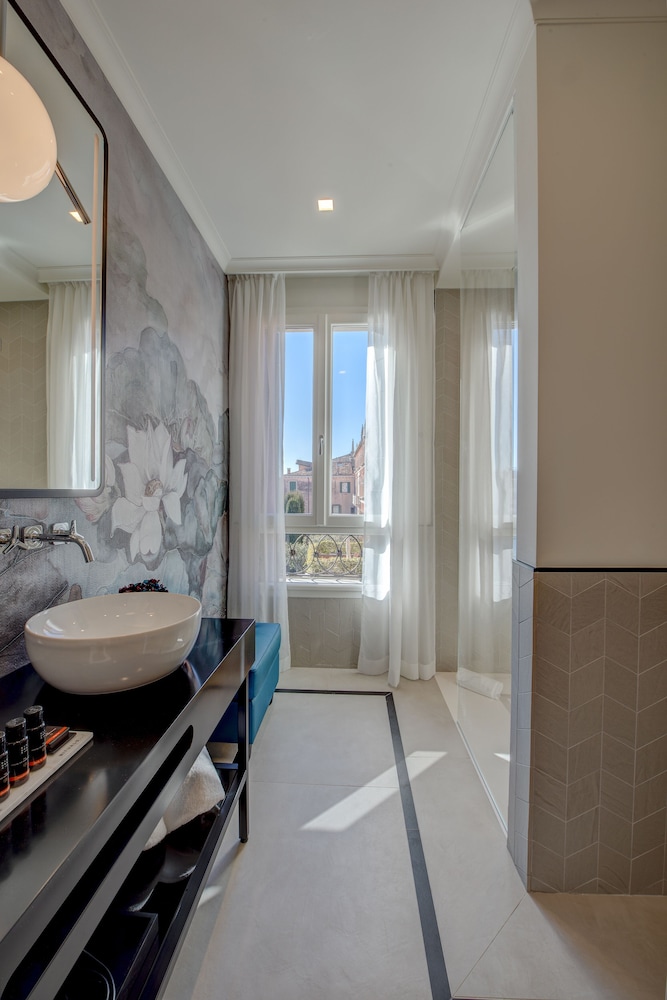H10 Palazzo Canova 53/75