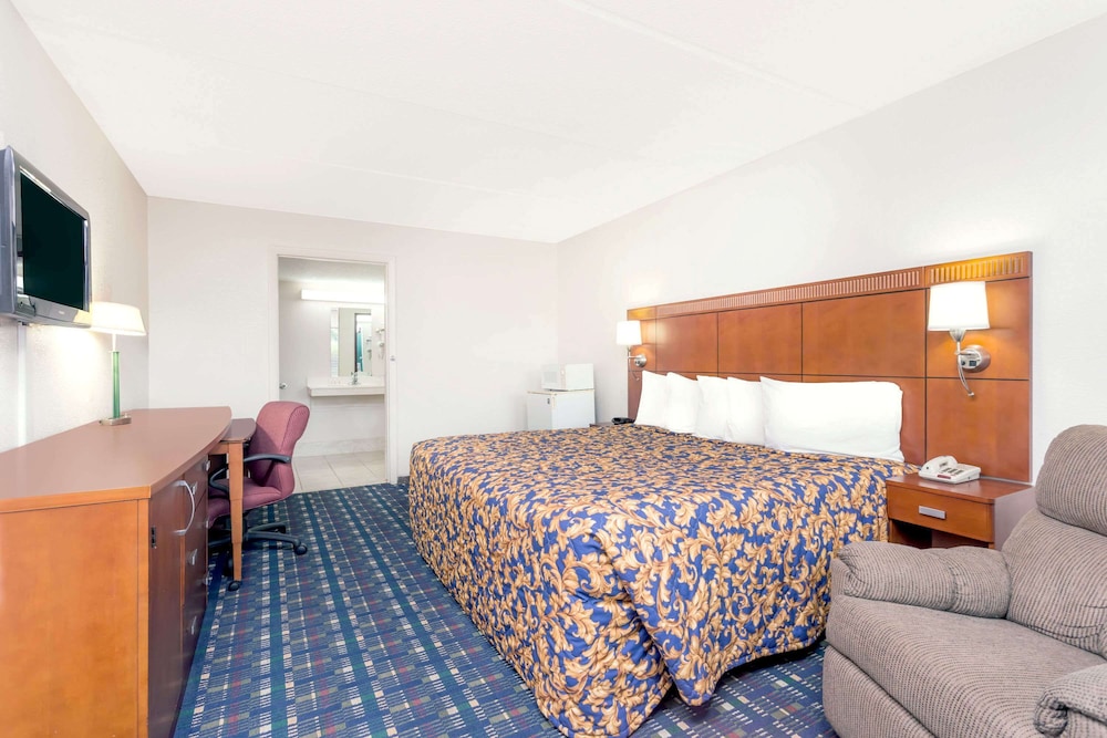 Howard Johnson By Wyndham Perry GA 7/22