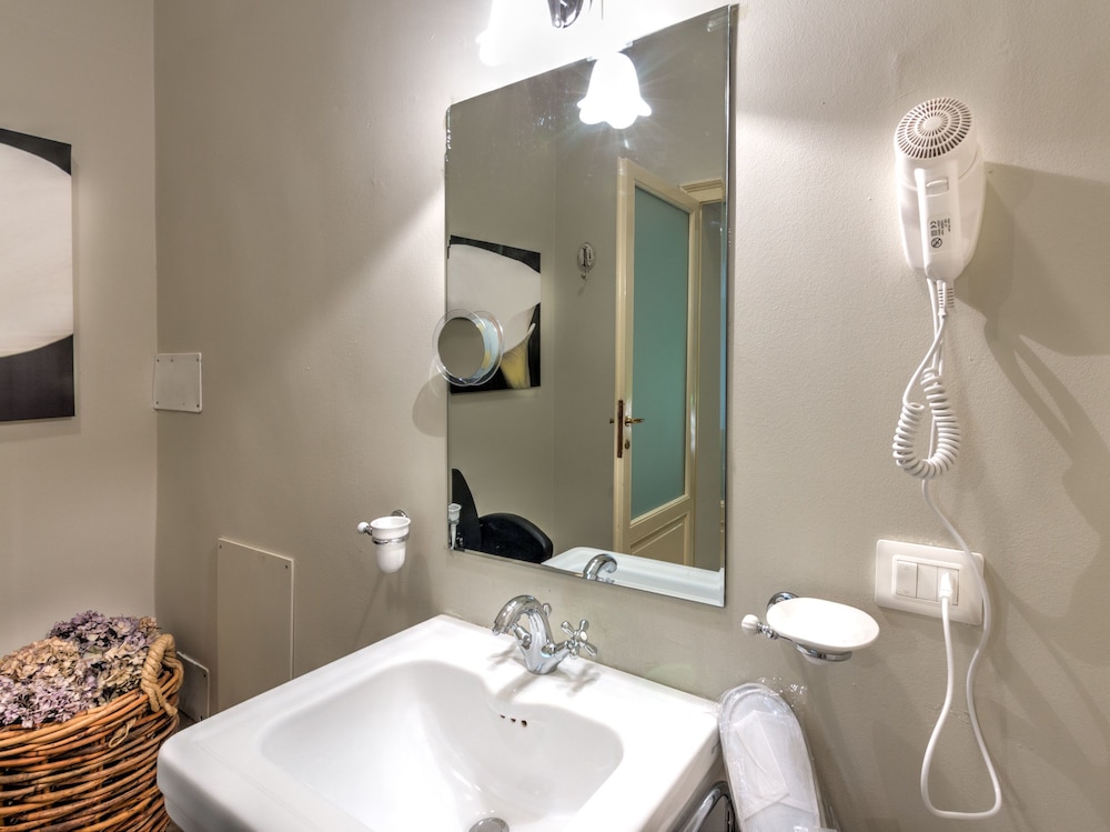 Rame Suites 65/68