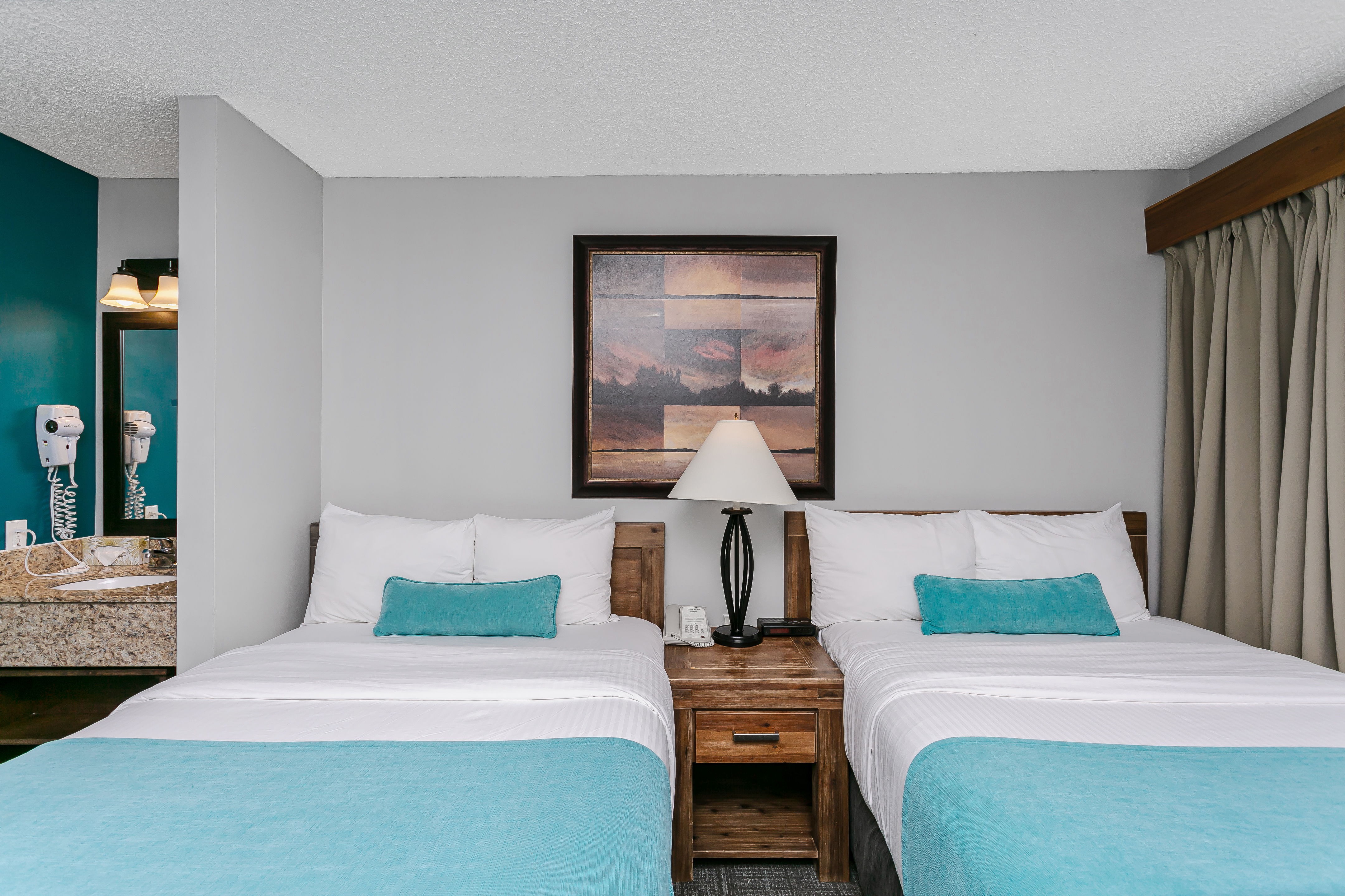 غرفة بسريرين مزدوجين، Tonquin Inn Jasper Hotel 5/8