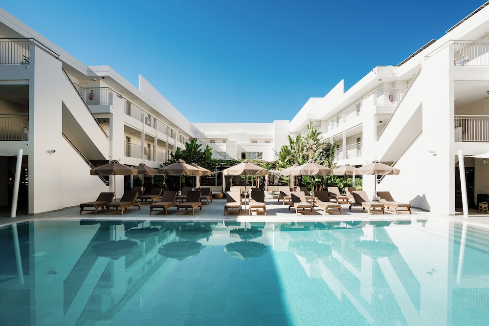 Nissi Park Hotel 68/70