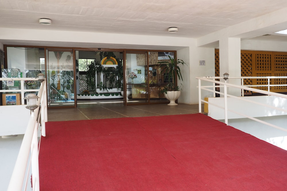 Tana Hotel 2/28