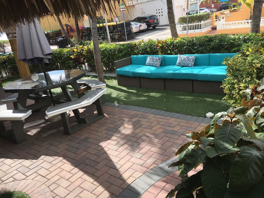 Caribbean Resort by the Ocean 36/50