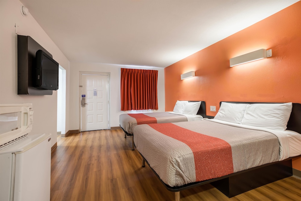 Motel6 Beaumont, TX 18/61