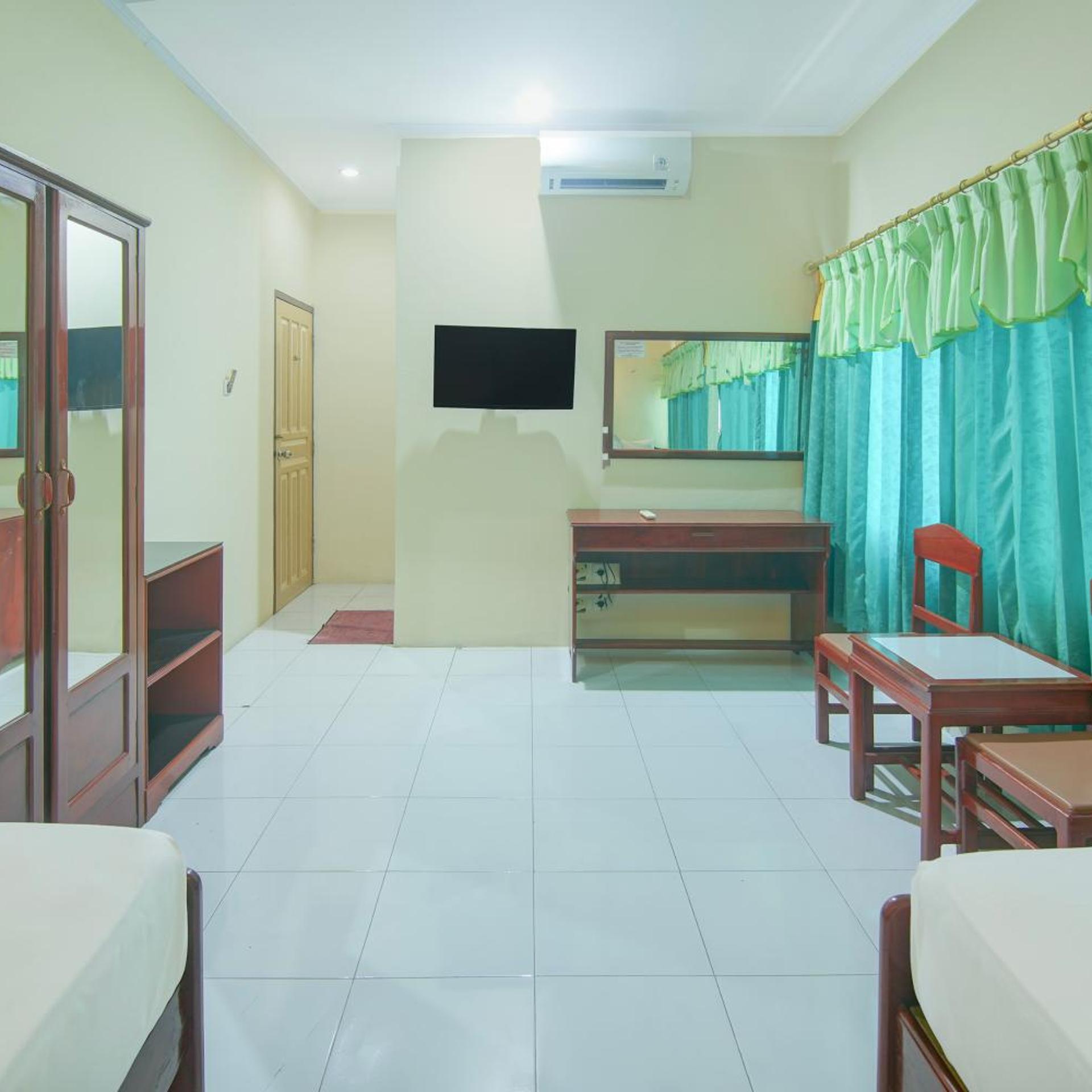 Hotel O Makassar near Pantai Losari formerly Hotel Tiara Sari 36/54
