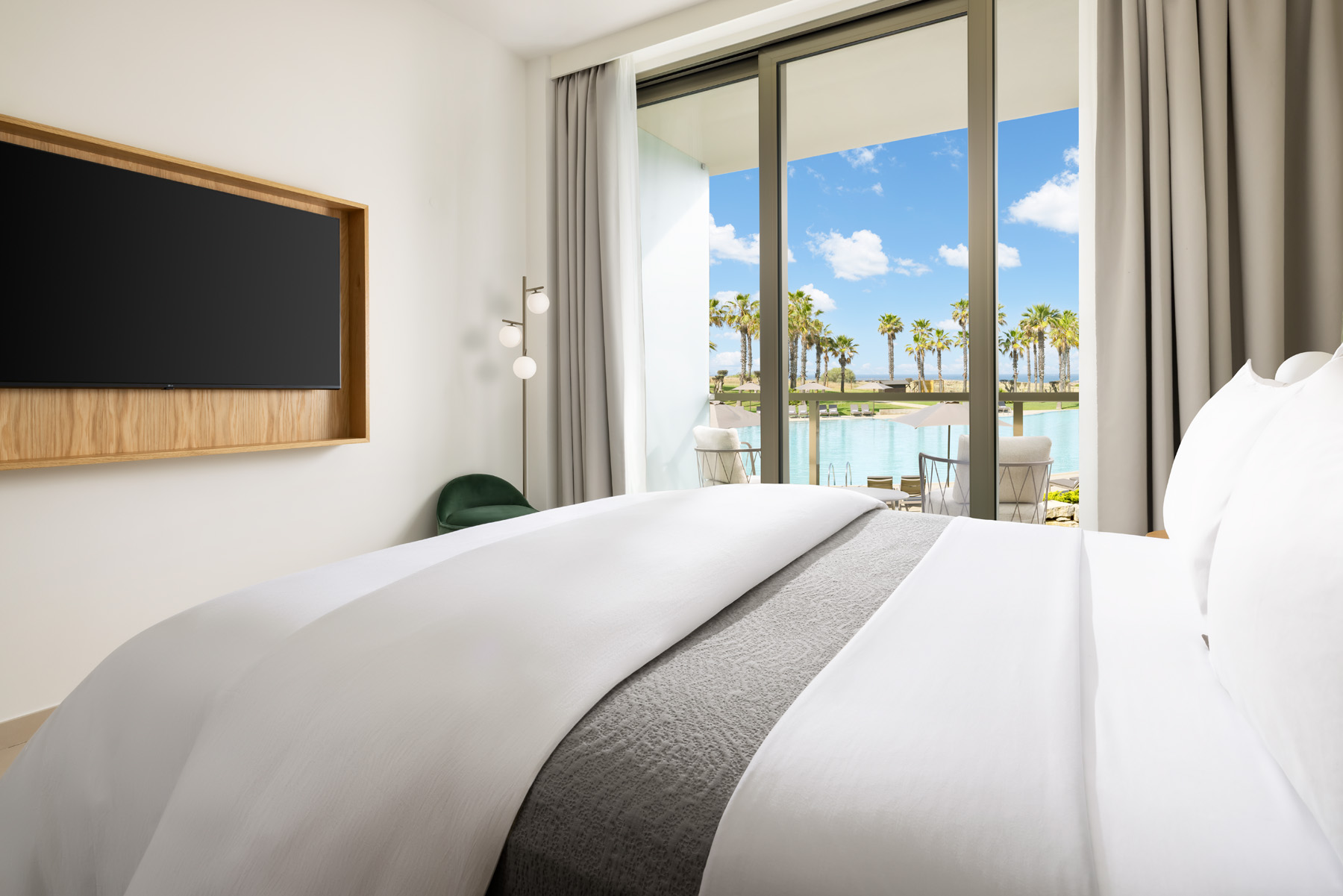 Deluxe King Pool View, The Westin Salgados Beach Resort, Algarve 5/10