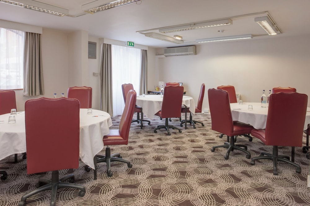 Holiday Inn Lincoln 55/65