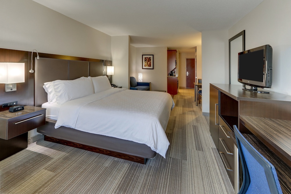 Holiday Inn Express & Suites Dayton-Centerville by IHG 11/52