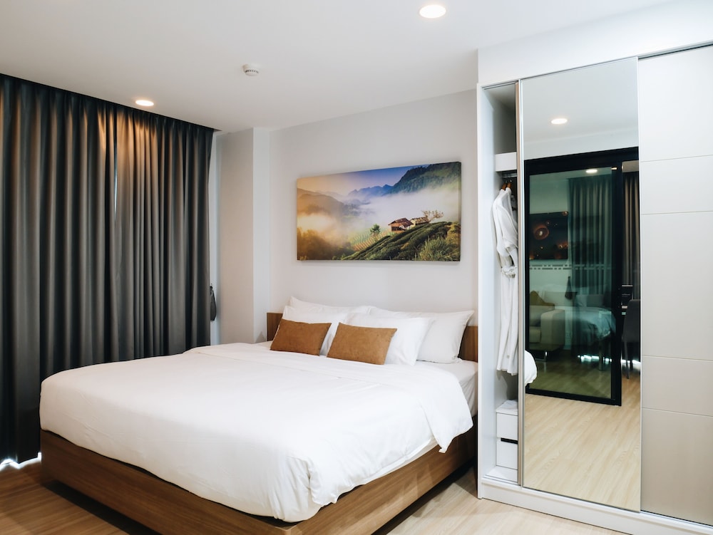 Brique Hotel Chiangmai 24/66