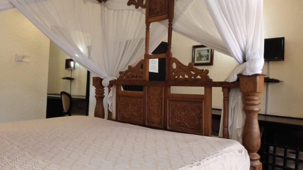 Serene Beach Resort 27/76
