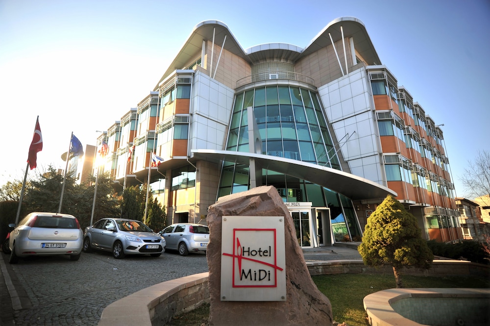 Hotel Midi 33/38
