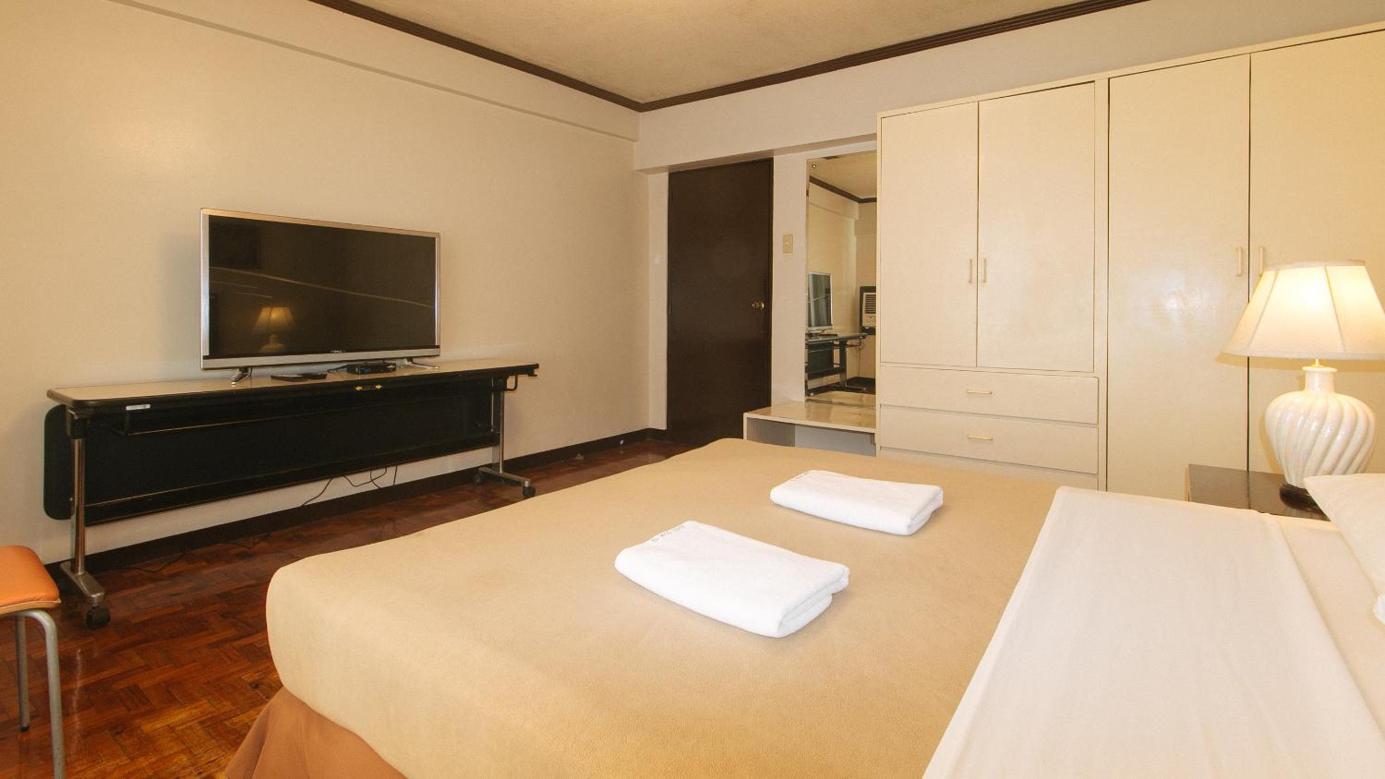 El Rico Suites 27/47