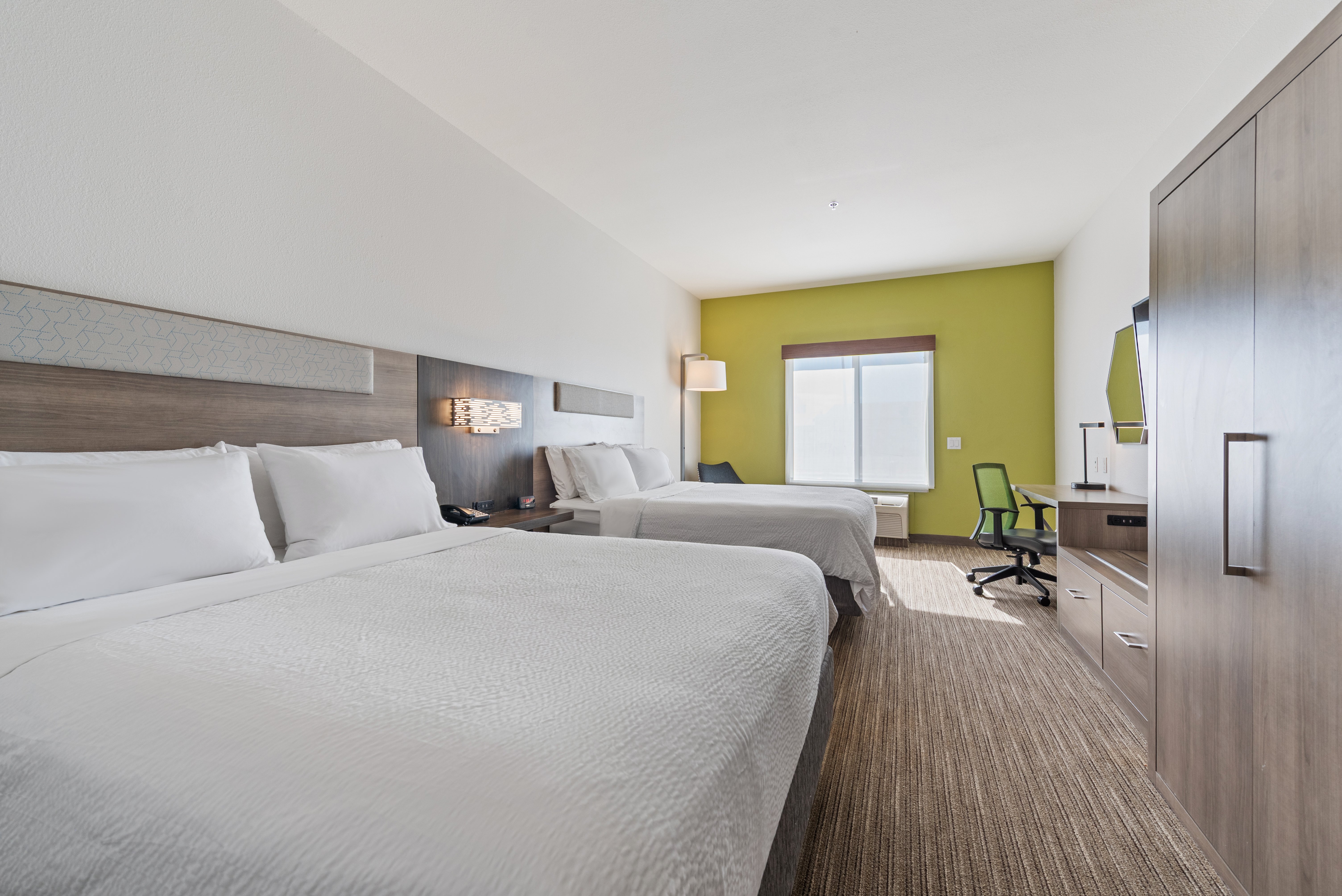 Holiday Inn Express Hotel & Suites Lamar 29/78