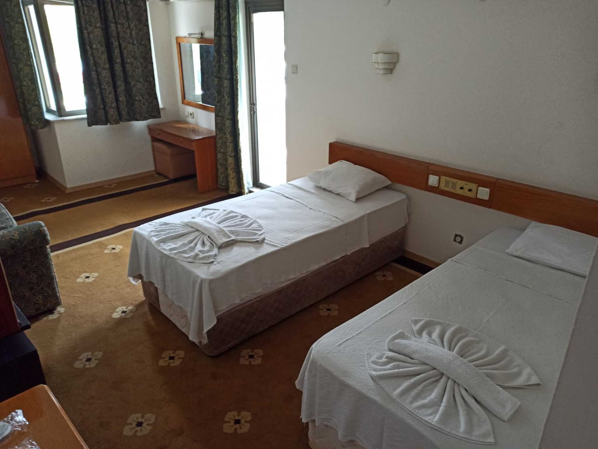 Dias Hotel 13/27