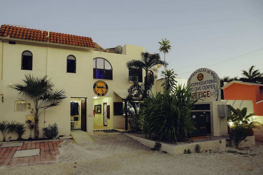 Villas De Rosa Beach Resort 64/68