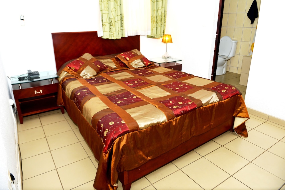 Golden Hotel & Suites 15/50