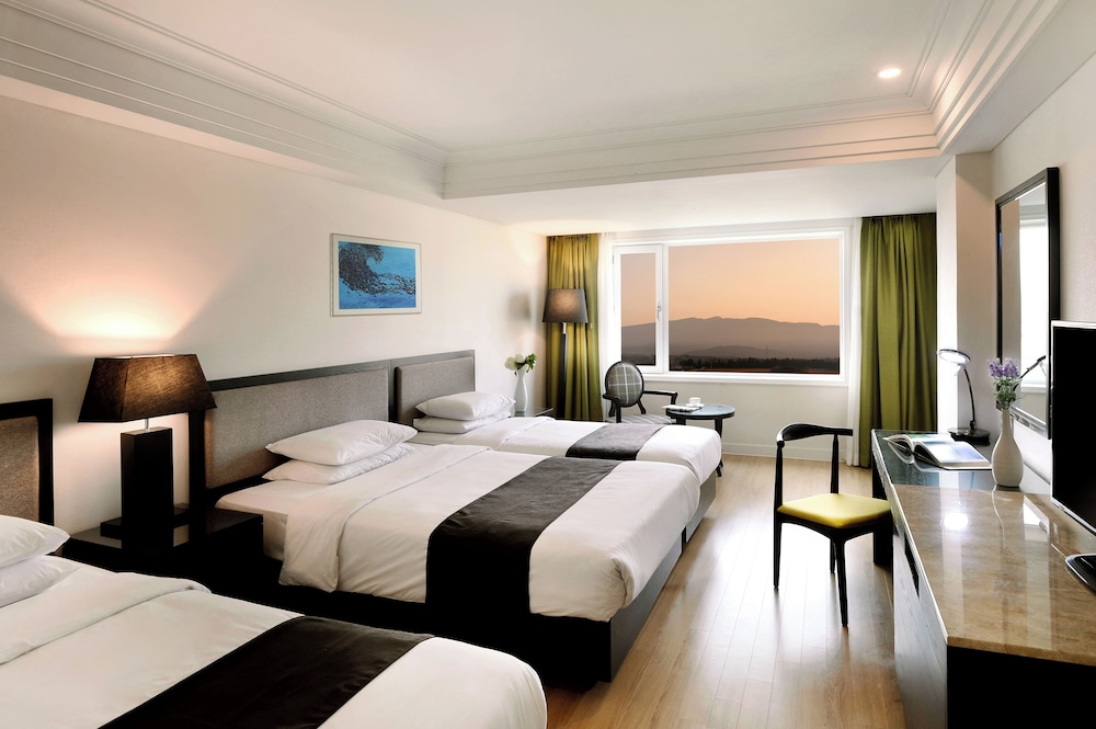 Jeju Oriental Hotel & Casino 20/65