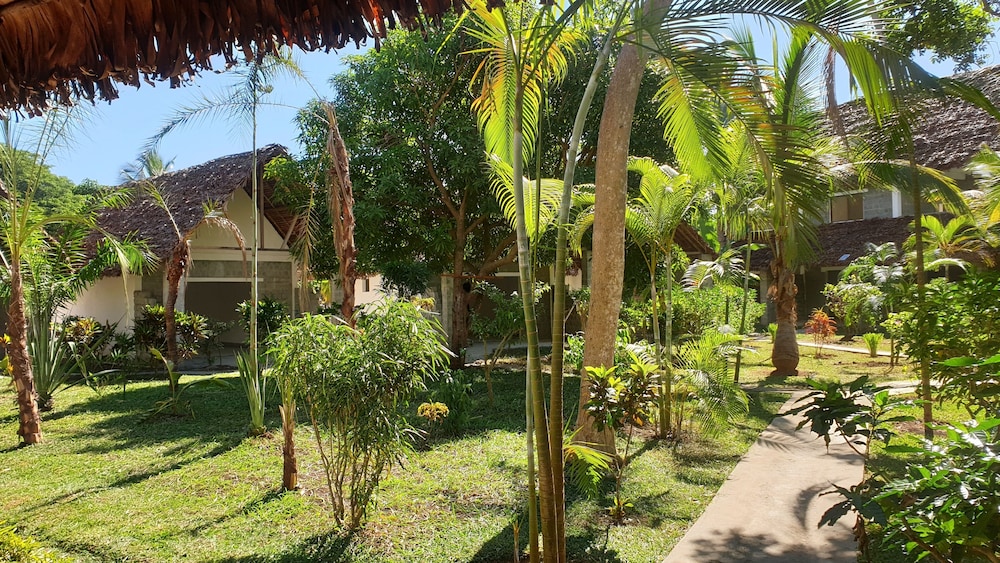 Kintana Beach Resort & Spa 16/25