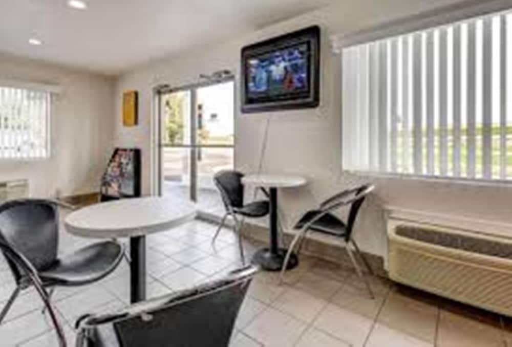 Motel6 Bellmead, TX - Waco 45/57