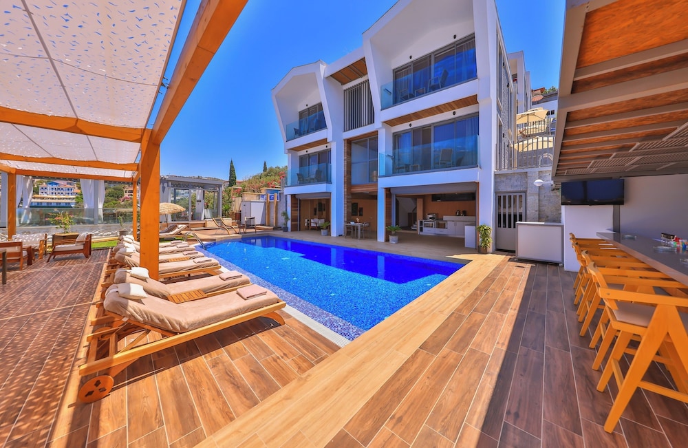 Casa Bi ( +12 ) 22/46