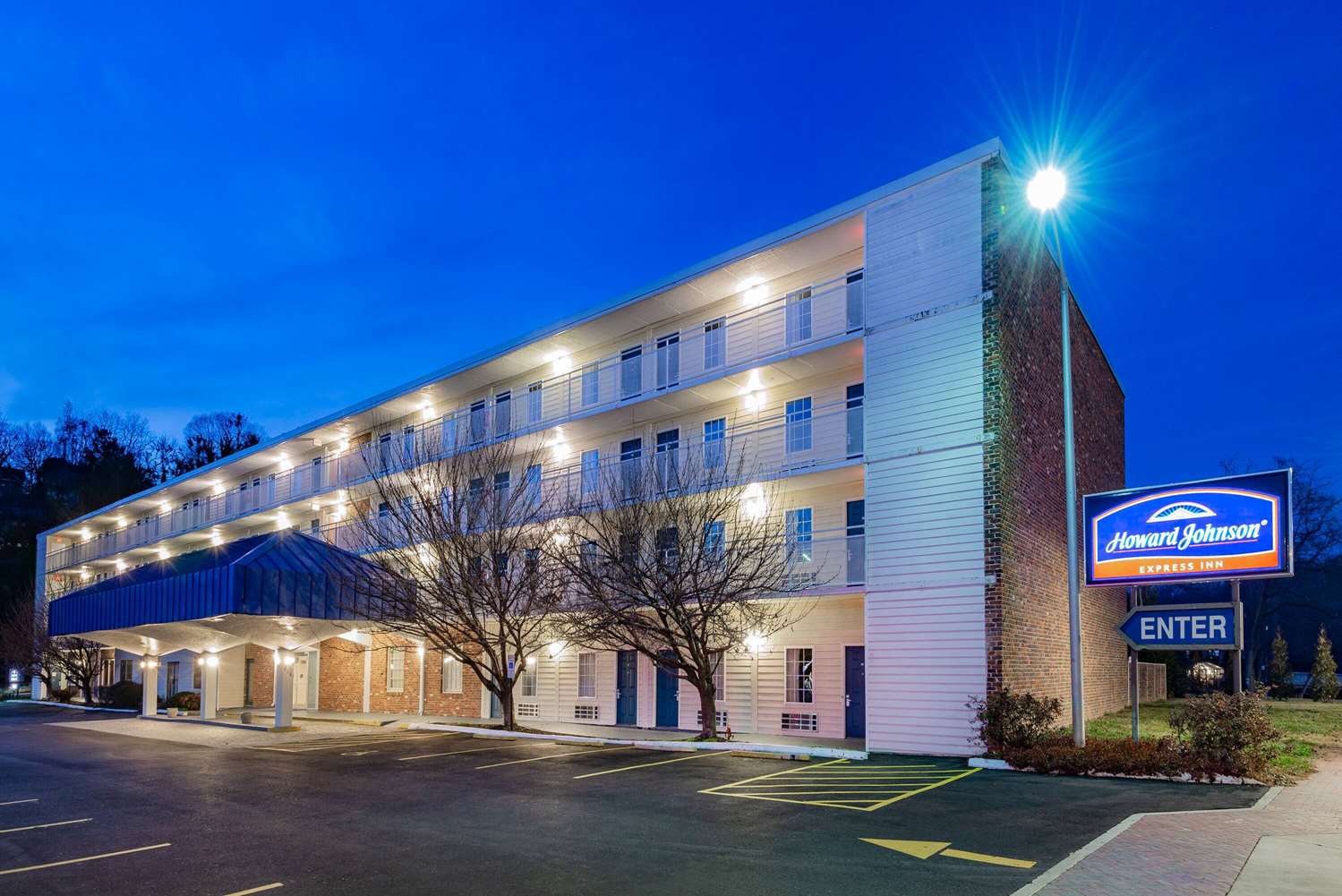 Howard Johnson by Wyndham Staunton 30/34