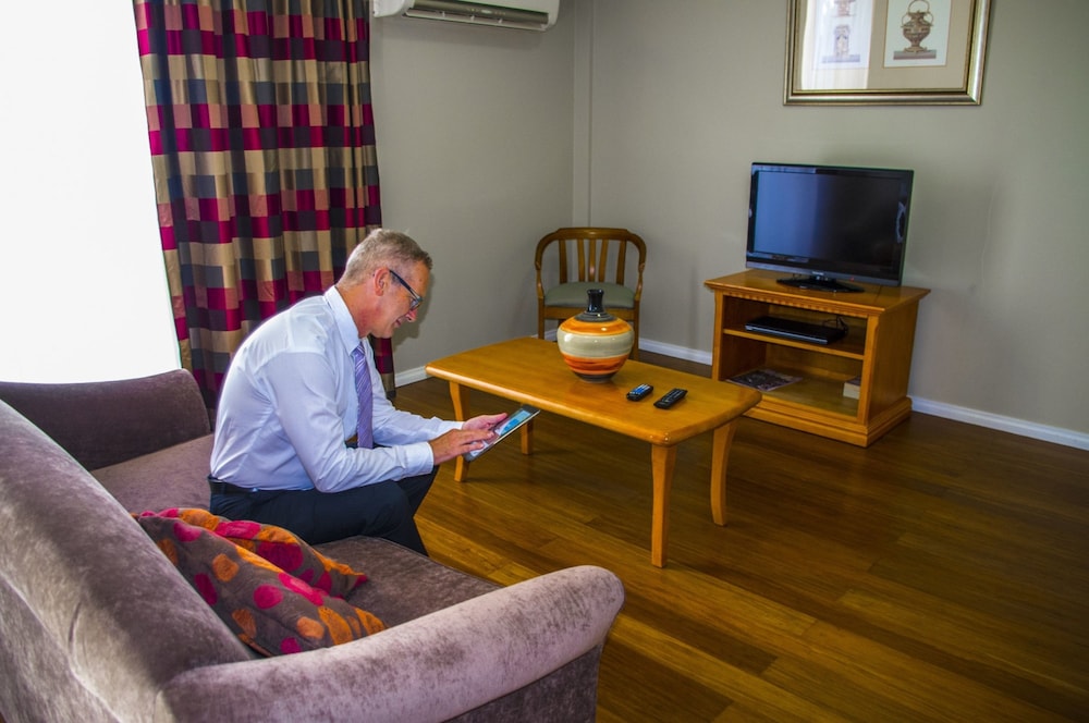 MONT CLARE BOUTIQUE APARTMENTS 13/21