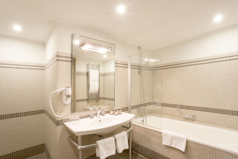 Iron Gate Hotel And Suites 25/71