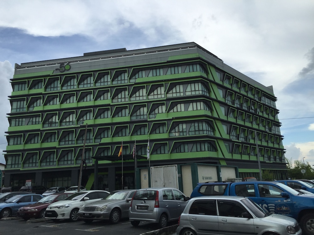 56 Hotel - Block A 4/38
