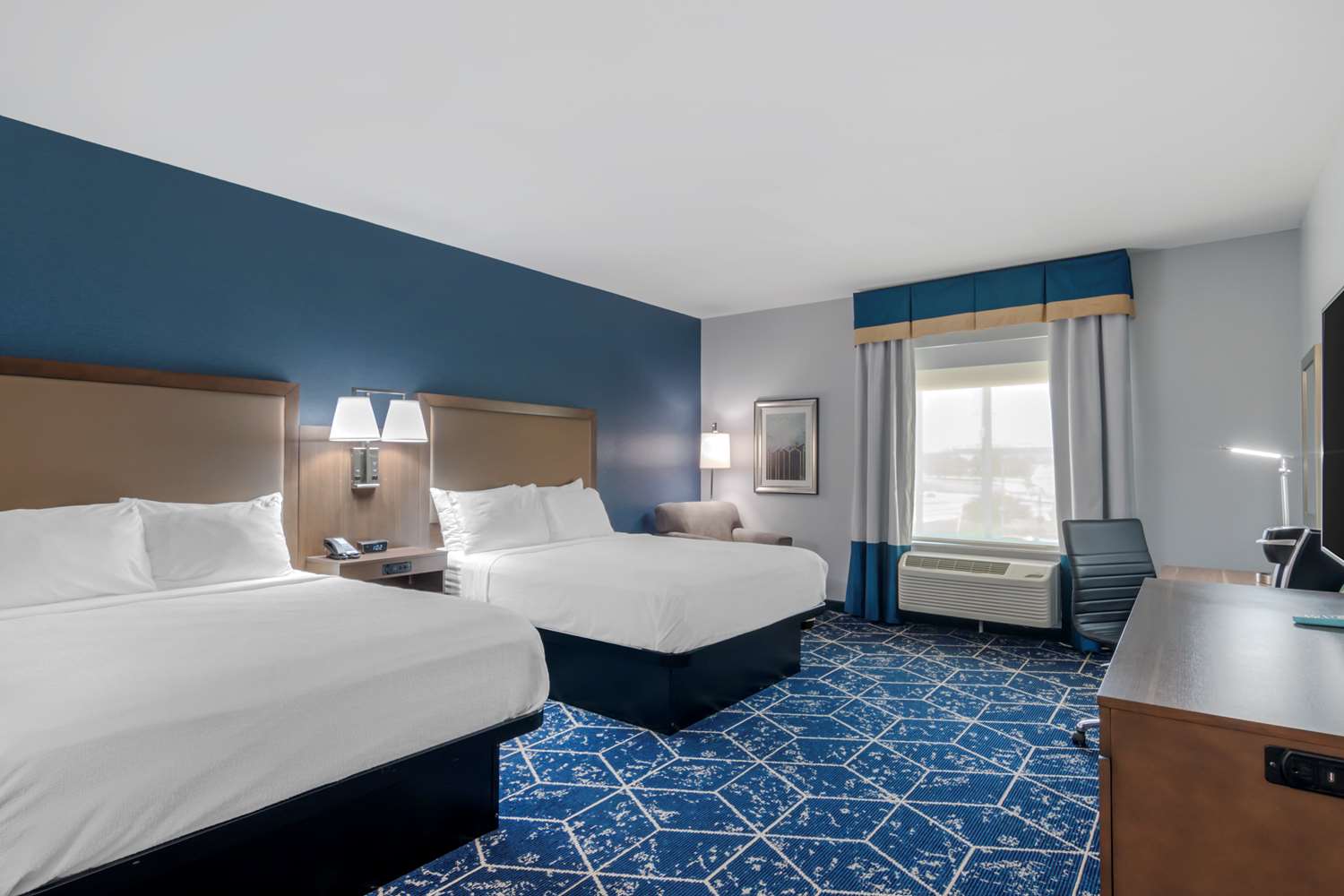 Room, 2 Queen Beds, Best Western Plus St Louis Airport Hotelbest Western Plus St Louis Airport Hotel 3/9